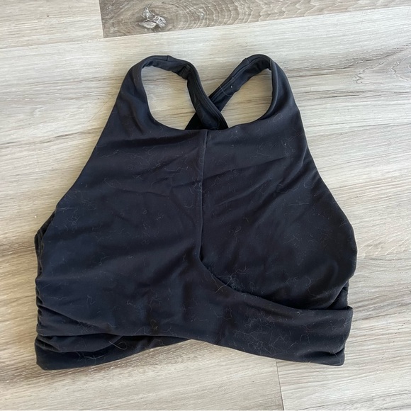 Lululemon Criss Cross Sports Bra Top - Picture 3 of 3